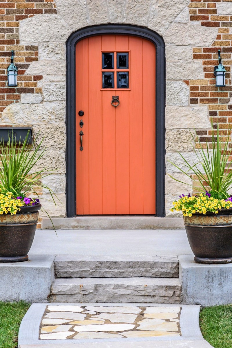 Front Door Colors That Go With Red Brick - Paint Color Ideas